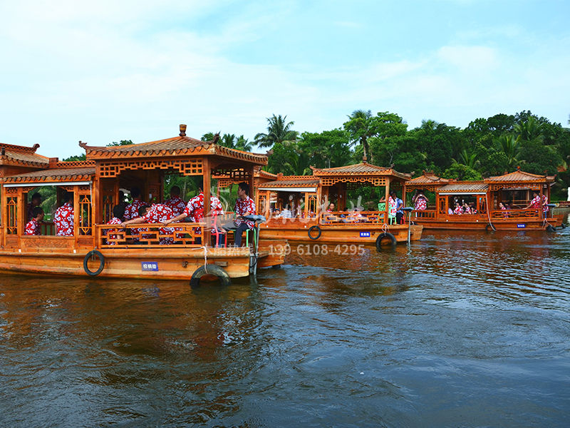 西双版纳观光旅游木船 湄公河电动游览船